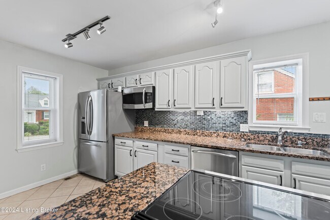 Building Photo - 3810 Norbourne Blvd