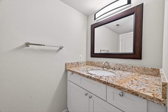 Building Photo - 1114 Augusta Dr
