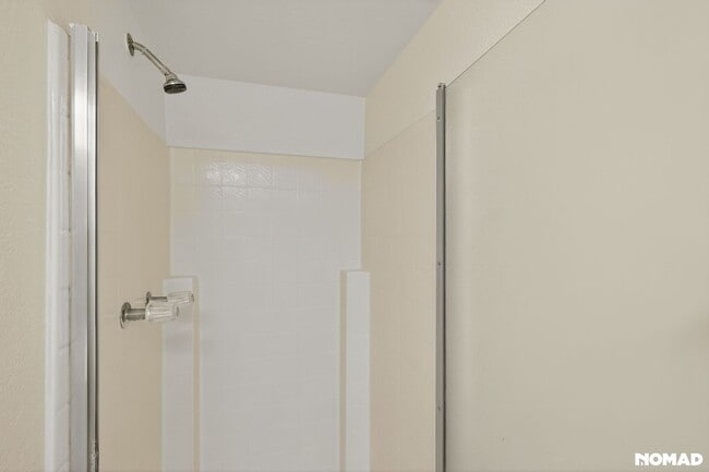 Building Photo - 1905 E University Dr