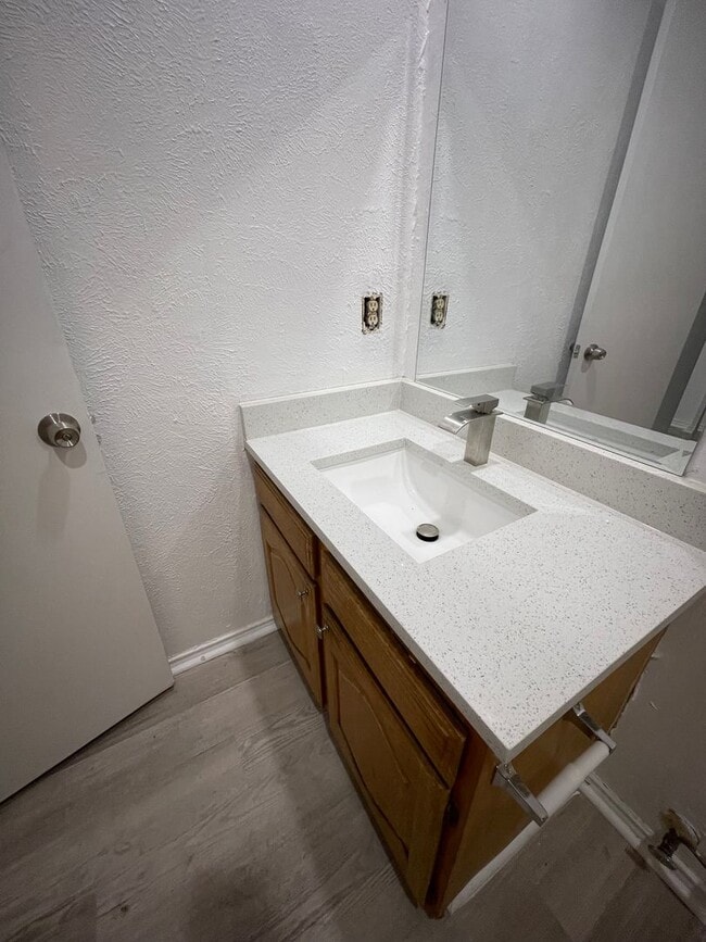 Building Photo - 2422-2424 Sherry Street