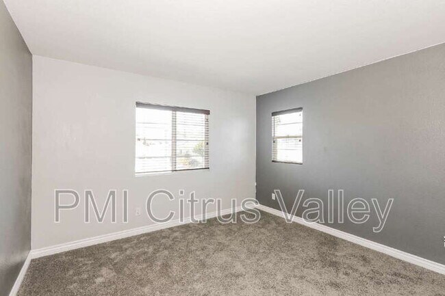 Building Photo - 28560 Sunridge Ct