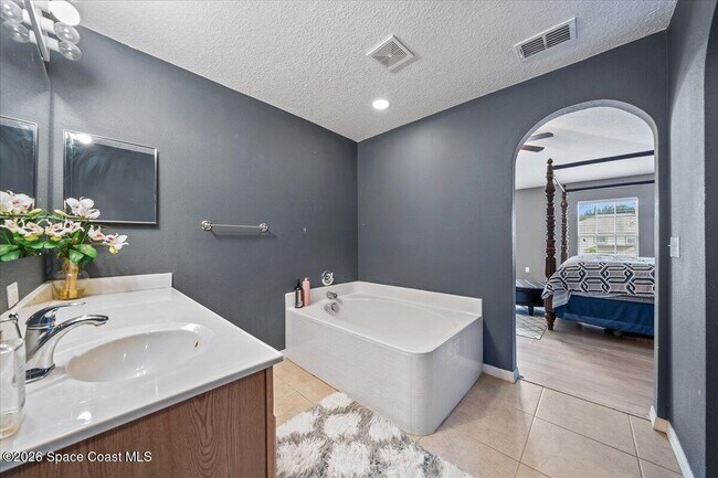 Building Photo - 4635 Elena Way