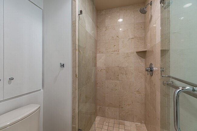 Building Photo - 700 Front St