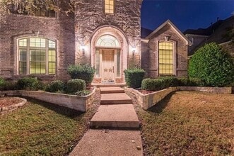 Building Photo - 5717 Sweetbriar Dr