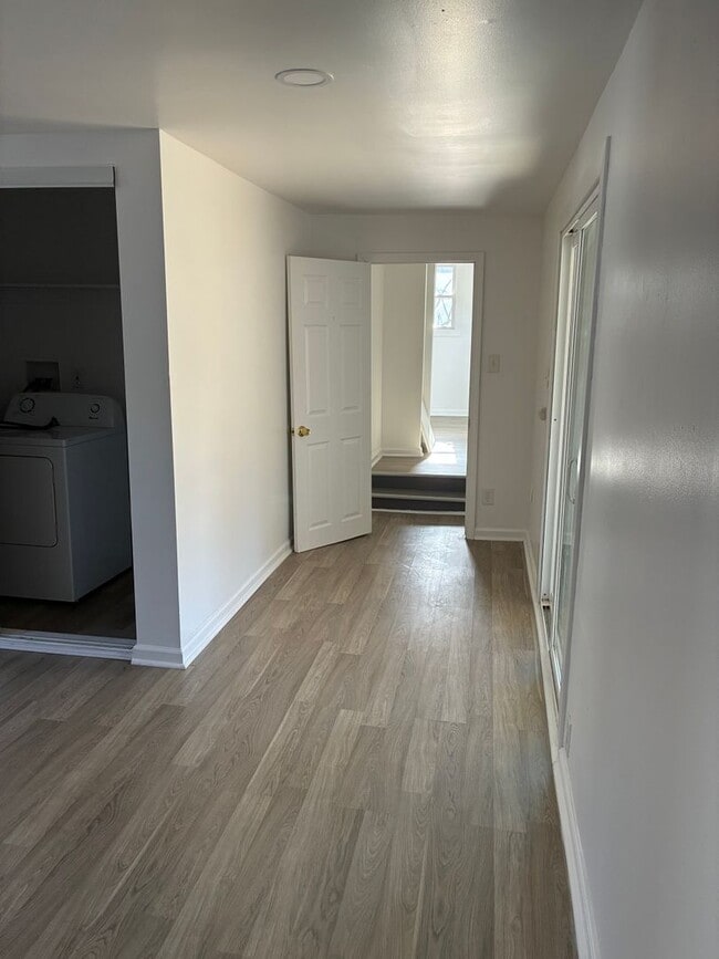 Building Photo - Fully Renovated 2-Bedroom Home with Huge Yard in Ferguson!