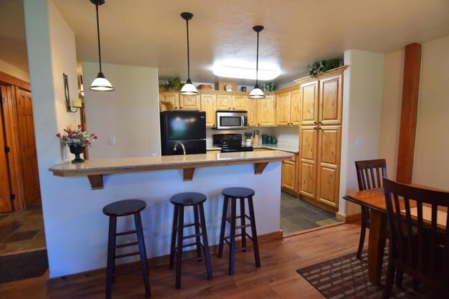 Building Photo - FURNISHED Aspen Village 2bd/2ba