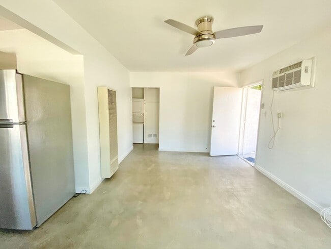 Building Photo - 2727 Phelps Ave