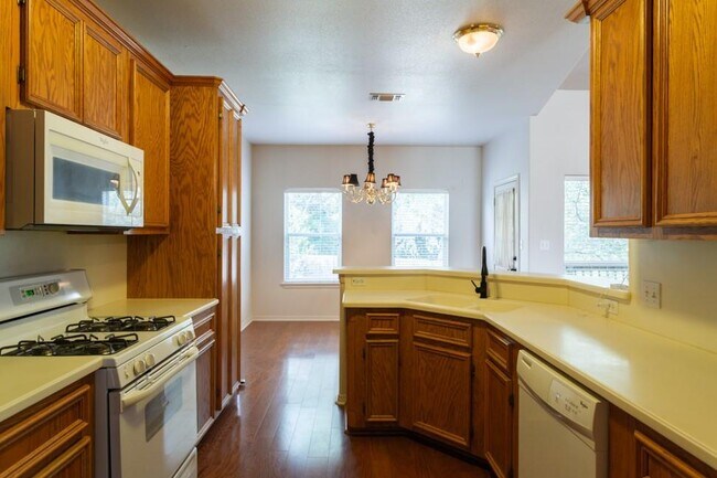 Building Photo - 1101 Cimarron Ct