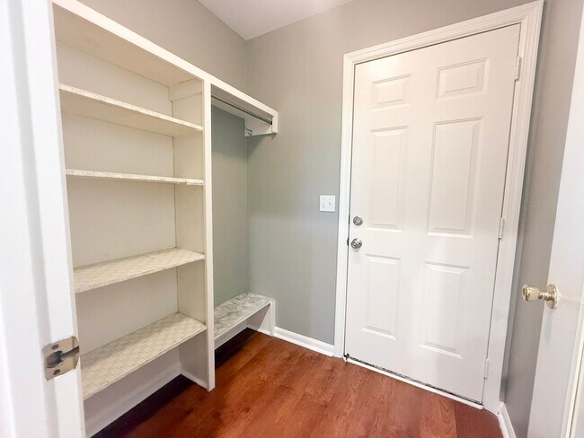 Building Photo - Pet-Friendly 3-Bedroom Home with Fenced Yard, Sun Room & Utilities Included