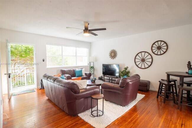 Primary Photo - 1265 Marseille Dr