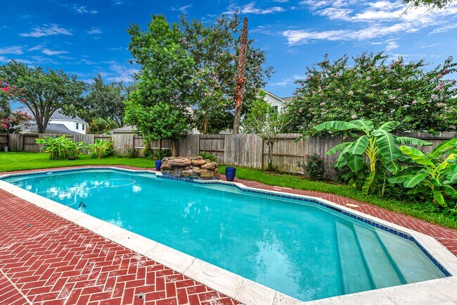 Building Photo - 23002 Cherrington Ct