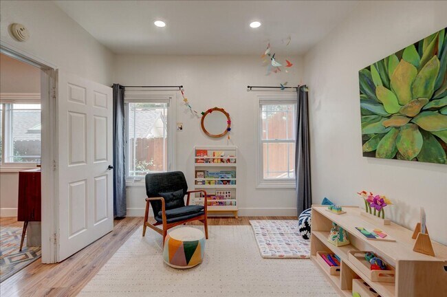 Building Photo - Classic Craftsman with Modern Amenities 2-Bedroom, 2-Bath Rental Home in the Heart of Golden Hill...