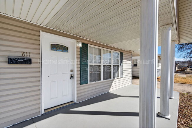 Building Photo - 811 St Thomas Ln