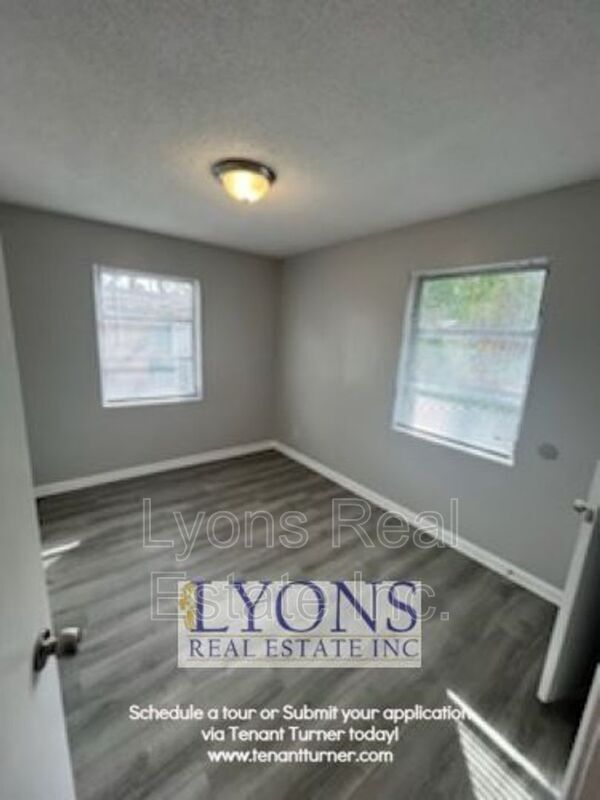 Building Photo - 2310 Deborah Dr