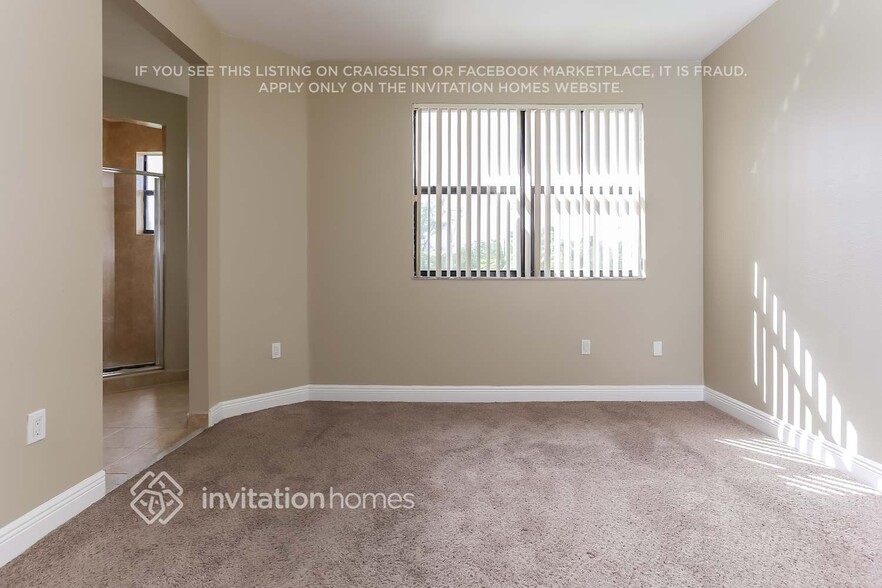 Building Photo - 3936 SW 69th Ave