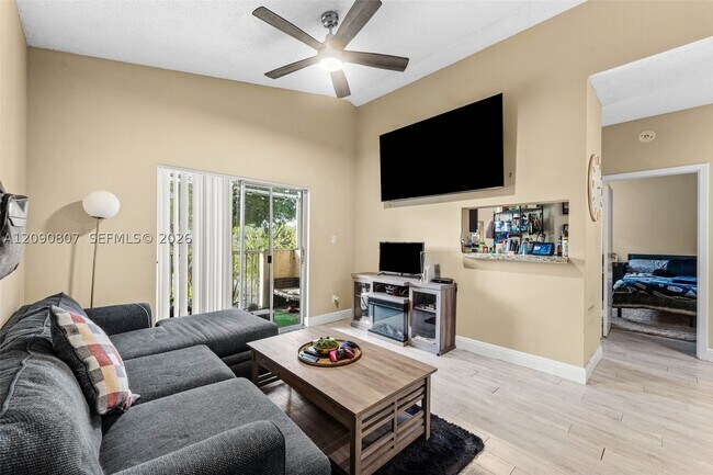 Building Photo - 680 Cypress Club Way