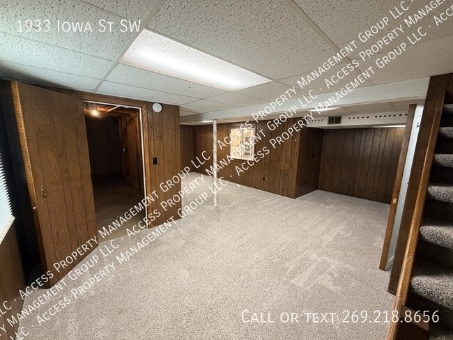 Building Photo - 1933 Iowa St SW