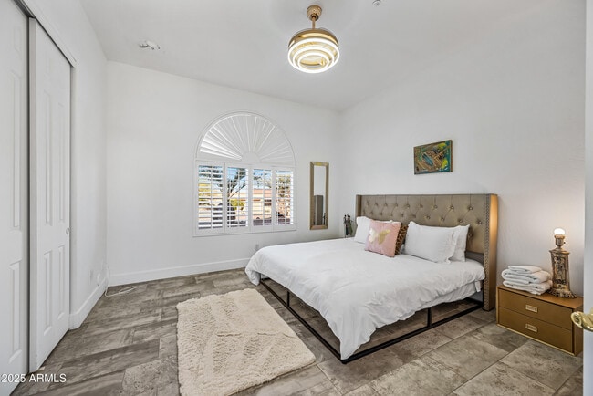 Building Photo - 15831 E Thistle Dr