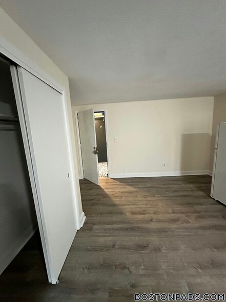 Building Photo - 9 Chester St