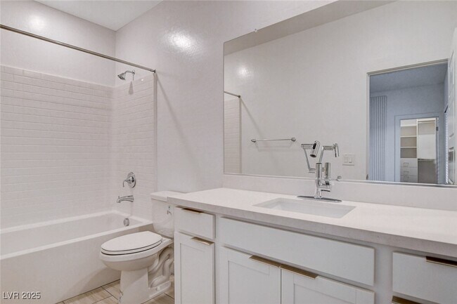 Building Photo - 237 Callen Falls Ave