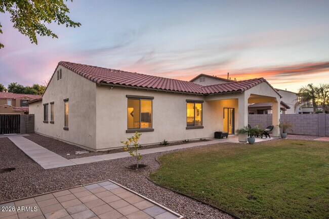 Building Photo - 1546 E Azalea Dr