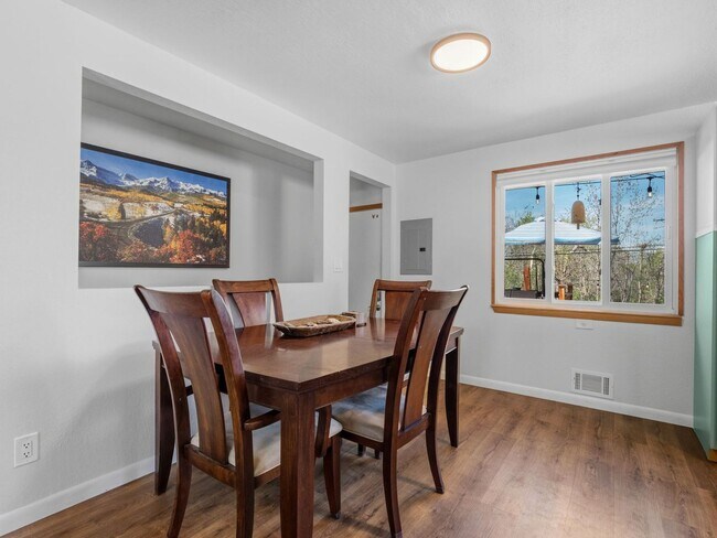 Building Photo - Spacious 5-Bedroom Ranch Backing to the High Line Canal in Littleton