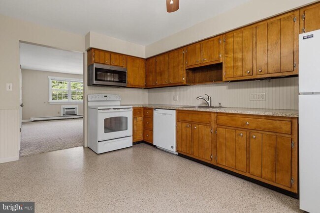 Building Photo - 429 Edgemont Ave