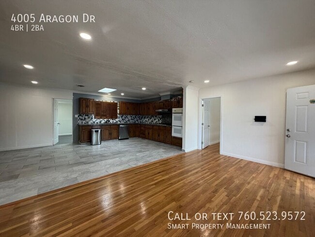 Building Photo - 4005 Aragon Dr