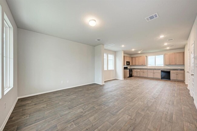 Building Photo - 158 Daylily Dr