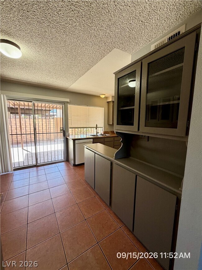 Building Photo - 6132 Meadowgrass Ln