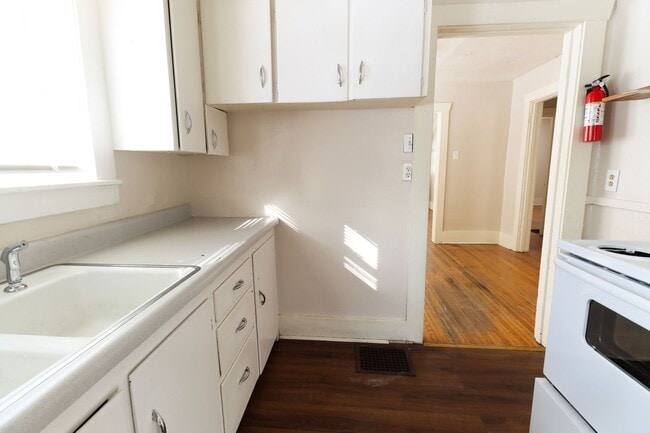 Building Photo - Cozy 2 Bed, 1 Bath!