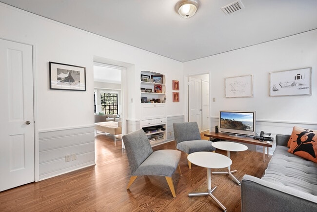 Den - 1522 Forest Knoll Dr