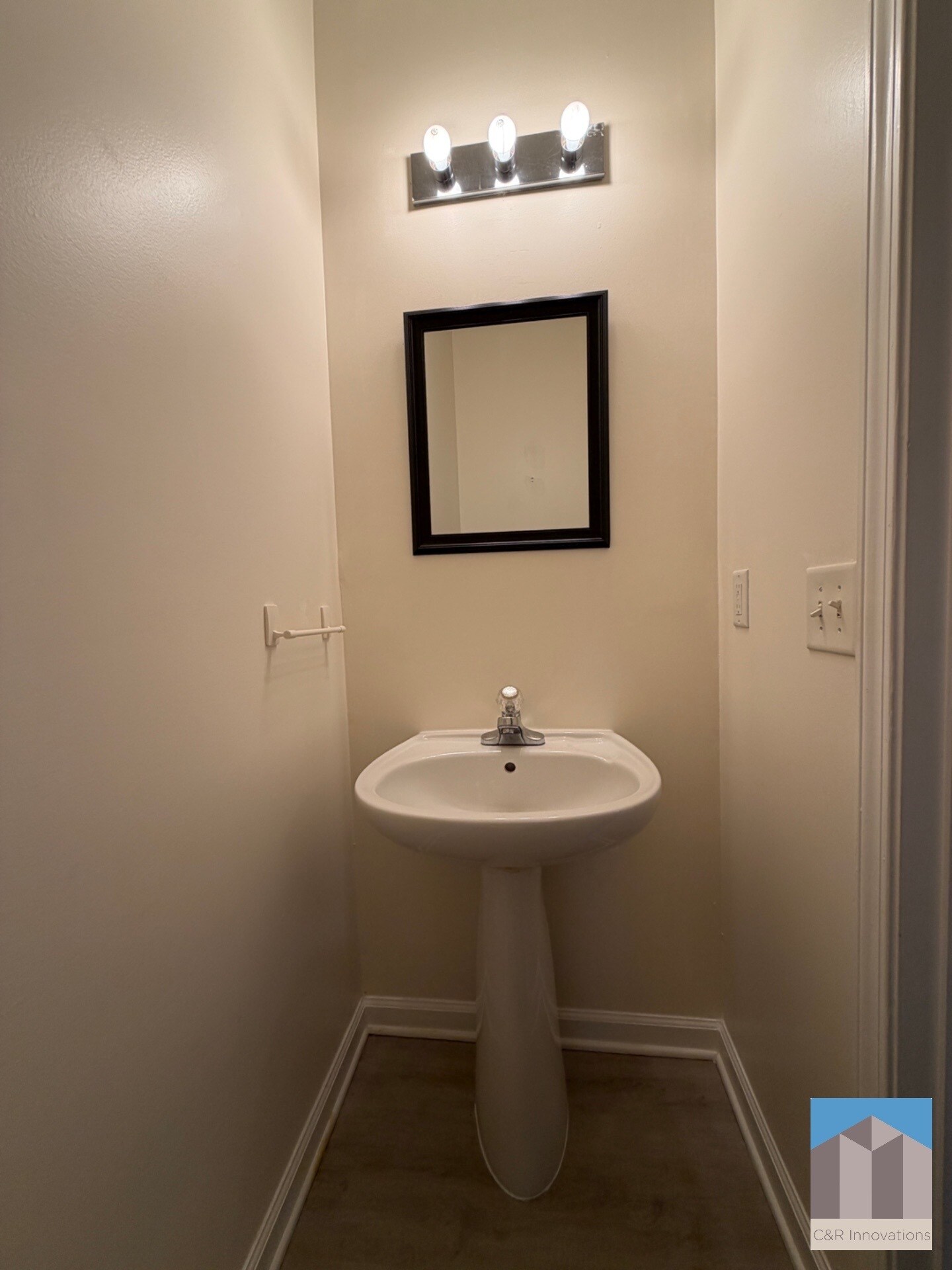 Building Photo - 644 Kenridge Dr