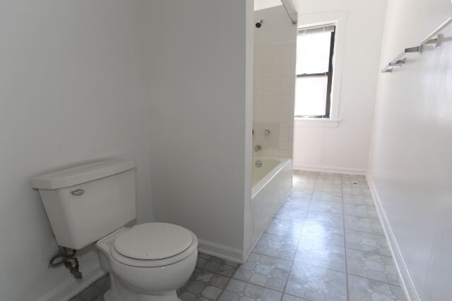 Building Photo - 836 W Waveland