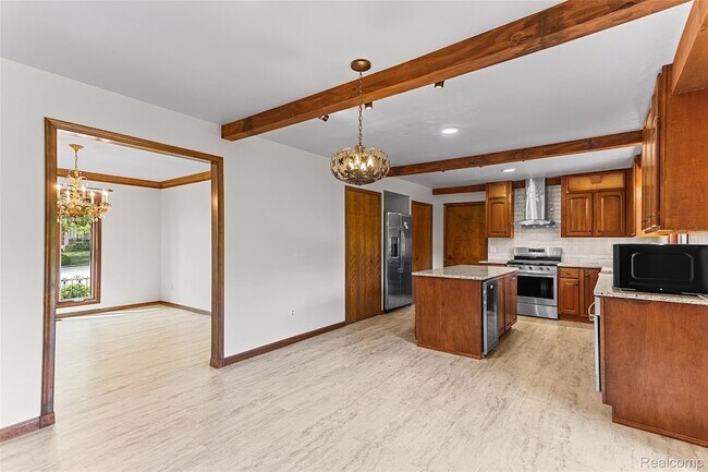 Building Photo - 3312 Palm Aire Ct