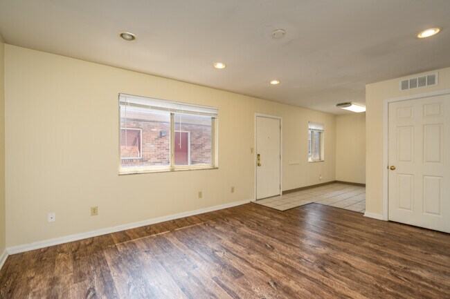 Living Room 3 - 310 E 18th Ave