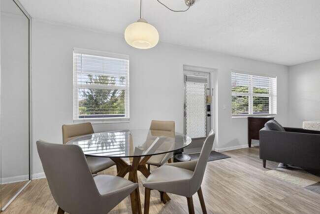 Building Photo - 155 Windsor G