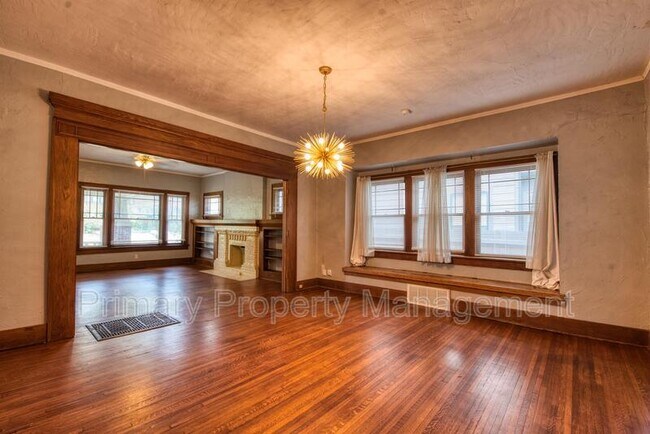 Building Photo - 1201 NW 40th St