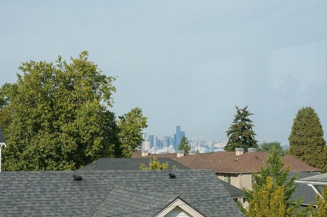 Building Photo - 6314 34th Ave SW