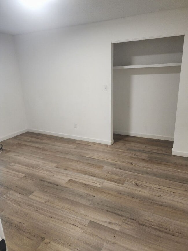 Building Photo - 4143 W Burbank St