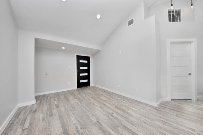 Building Photo - 6201 Batterson St