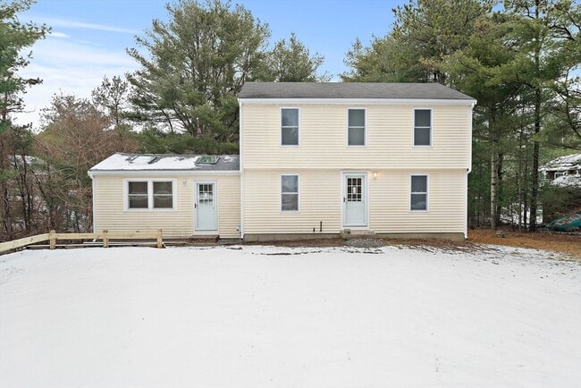 Building Photo - 4 Oaken Bucket Ln