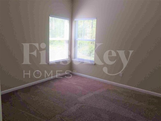 Building Photo - 8019 Bushy Creek Dr