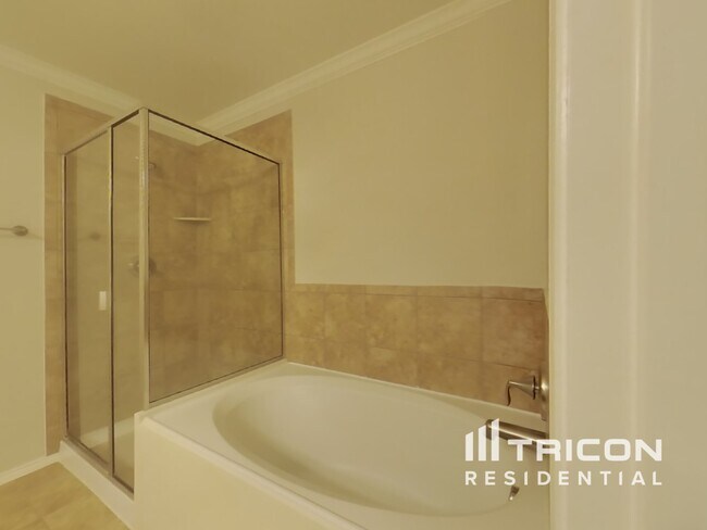 Building Photo - 12308 Shine Ave