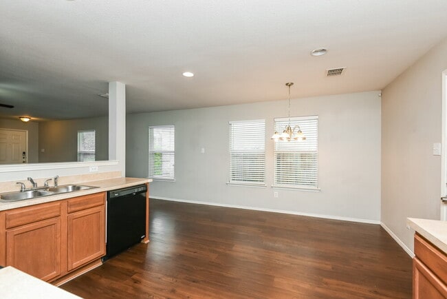 Building Photo - 16904 Fenwick Ct