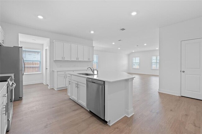 Building Photo - 129 Bruin Paw Dr