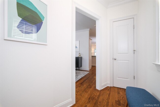 Building Photo - 412 Midland Ave