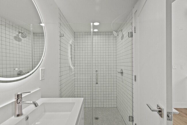 Building Photo - 5617 Klump Ave