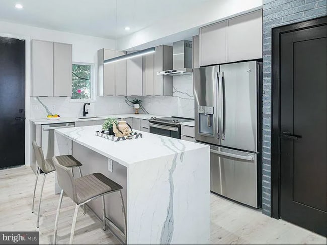 Building Photo - Brand New Luxury Home Brewerytown