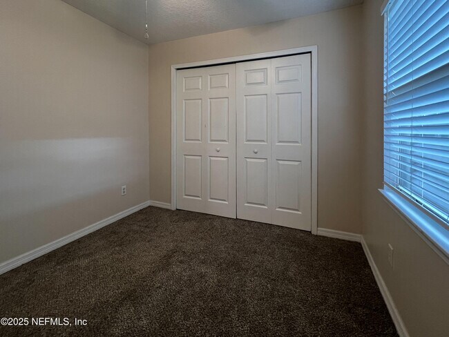 Building Photo - 426 Walnut Ct